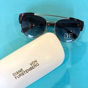 New Diane Von Furstenberg purple acetate sunglasses with case!